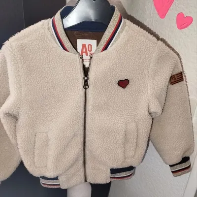 AO 76 Blouson fille 4 ans 